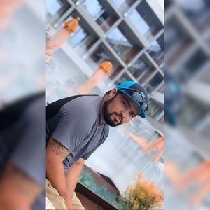 Meet your Posher, Uriel